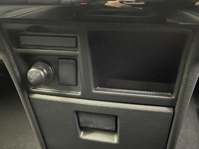 三菱 デリカＤ：５ シャモニー 愛知県 2025(令7)年 0.1千km ブラックダイヤモンド /禁煙車//登録済未使用車//特別仕様車”CHAMONIX”//ナビ取付パッケージ//リアモニター取付パッケージ//マルチアラウンドモニター//e-Assist//レーダークルーズコントロール//専用ブラック外装加飾//専用デカール//専用18インチブラックアルミホイール//専用合皮×スエード調コンビシート(撥水機能付)//専用木目調パネル//専用シルバーステッチ加飾//LEDヘッドライト//オートライト//LEDフォグランプ//エレクトリックテールゲート//両側パワースライドドア//運転席パワーシート//前席シートヒーター//電子パーキングブレーキ//ブレーキホールド//革巻きステアリング//ステアリングスイッチ//ステアリングヒーター//プッシュスタート//電動格納ミラー//アイドリングストップ//新車保証書・取扱説明書//スペアキー