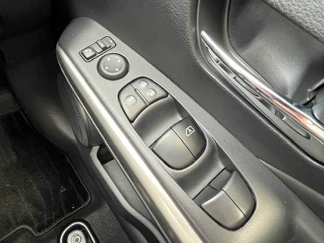 日産 キックス X 茨城県 2021(令3)年 2.6万km ダークブルー ドライブレコーダー　/ＥＴＣ　/プロパイロット　/衝突軽減システム　/レーンキープアシスト　/パーキングアシスト　/バックカメラ　/全方位カメラ　/オートマチックハイビーム　/ＬＥＤヘッドライト　/コーナーセンサー前後/純正アルミホイール/純正フロアマット/デジタルインナーミラー/プッシュスタート
