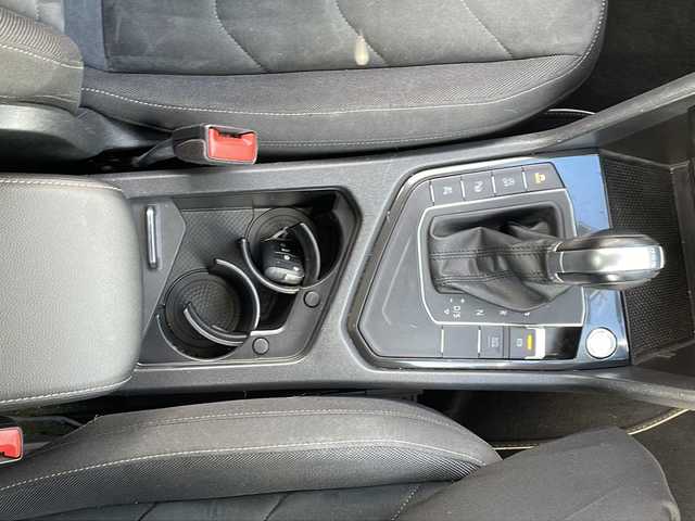 フォルクスワーゲン ティグアン TSI ハイライン 大阪府 2020(令2)年 9.5万km ピュアホワイト 純正メモリナビ/・DVD/CD/FM/AM/Bluetooth/ETC/ドライブレコーダー/バックカメラ/全周囲カメラ/レーンキープアシスト/クルーズコントロール/盗難防止装置/ステアリングリモコン/シートヒーター（D席+N席）/ルーフレール/コーナーセンサー/LEDヘッドライト/オートライト/オートエアコン/広角ミラー/電動パーキングブレーキ/スマートキー×2/プッシュスタート/12V電源/USBジャック/純正18インチアルミホイール/純正フロアマット/取扱説明書/保証書