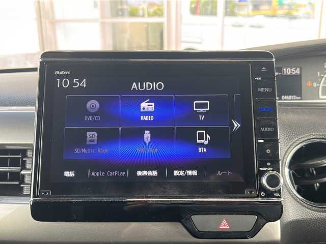 ホンダ Ｎ ＢＯＸ カスタム L ターボ スタイル+ブラック 静岡県 2022(令4)年 4.6万km プラチナホワイトパール 純正SDナビ/・CD/・DVD/・フルセグＴＶ/・Bluetooth/・USB/・AM/・FM/主要装備/・両側パワスラ/・衝突軽減/・レーンキープ/・追従クルコン/・コーナーセンサー前/・バックカメラ/・ETC/・ハーフレザーシート/・シートヒーターD/N席/・パドルシフト/・LEDヘッドライト/・オートライト/・オートハイビーム/・フォグランプ/・電動パーキングブレーキ/・オートホールド/・純正フロアマット/・純正アルミホイール/・スマートキー/・プッシュスタート
