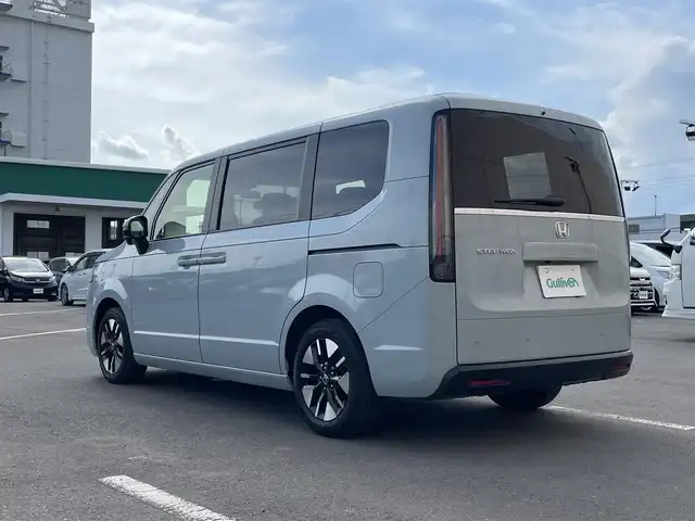 ホンダ ステップワゴン エアー 東京都 2023(令5)年 1万km フィヨルドミストパール 純正１１型ナビフルセグ　/・BluetoothAudio/USB/・AppleCarPlay＆AndroidAuto/・CD/SD/DVD/AM/FM/純正１０型フリップダウンモニター　/純正ＬＥＤヘッドライト　/両側パワースライドドア　/ホンダセンシング　/（安全運転支援システム）/・衝突軽減ブレーキ/・渋滞追従機能付クルーズコントロール　/・車線維持支援システム　/・歩行者事故低減ステアリング/・先行車発進お知らせ機能/・標識認識機能/・オートハイビーム/キャプテンシート/プッシュエンジンスタート/スマートキー/純正フロアマット