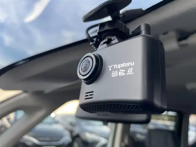 ホンダ ステップワゴン エアー 東京都 2023(令5)年 1万km フィヨルドミストパール 純正１１型ナビフルセグ　/・BluetoothAudio/USB/・AppleCarPlay＆AndroidAuto/・CD/SD/DVD/AM/FM/純正１０型フリップダウンモニター　/純正ＬＥＤヘッドライト　/両側パワースライドドア　/ホンダセンシング　/（安全運転支援システム）/・衝突軽減ブレーキ/・渋滞追従機能付クルーズコントロール　/・車線維持支援システム　/・歩行者事故低減ステアリング/・先行車発進お知らせ機能/・標識認識機能/・オートハイビーム/キャプテンシート/プッシュエンジンスタート/スマートキー/純正フロアマット