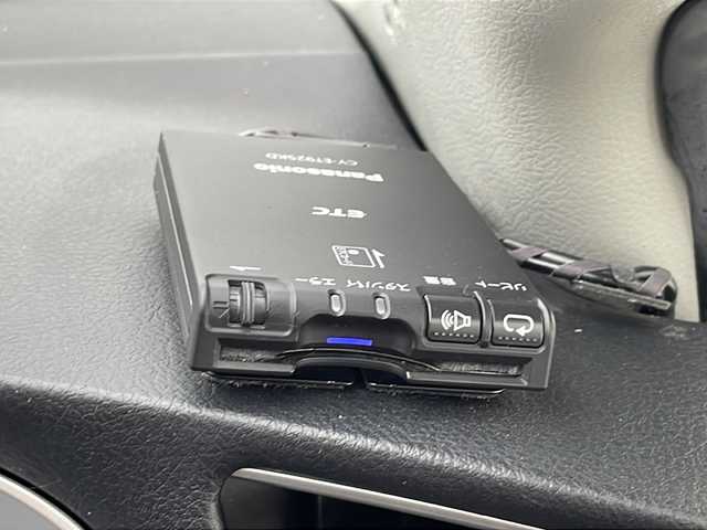 トヨタ シエンタ ハイブリッド G 千葉県 2022(令4)年 5万km ブラックマイカ 社外ナビ/AM/FM/CD/DVD/BT/フルセグTV/バックカメラ/両側パワースライドドア/クルーズコントロール/プリクラッシュセーフティ/レーンキープアシスト/オートハイビーム/ETC/プッシュスタート/スマートキー