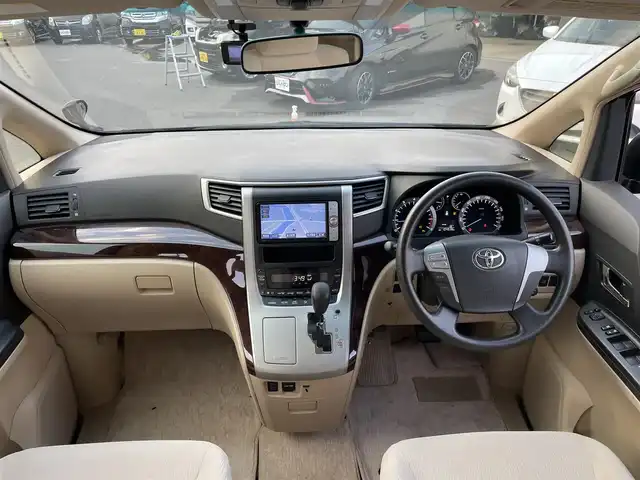 トヨタ ヴェルファイア 2．4X 和歌山県 2012(平24)年 10.5万km ブラック (株)IDOMが運営する【じしゃロン和歌山店】の自社ローン対象車両になります。こちらは現金ご利用時の価格です。/自社ローンご希望の方は別途その旨お申付け下さい。/社外ＨＤＤナビ/Ｂｌｕｅｔｏｏｔｈ/ＣＤ／ＤＶＤ再生/フルセグ/バックカメラ/両側パワースライドドア/オートＨＩＤライト/ドライブレコーダー/ビルトインＥＴＣ/スマートキー