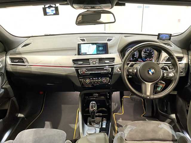 ＢＭＷ Ｘ２ xDrive20i MスポーツX 新潟県 2018(平30)年 4.1万km アルピンホワイトⅢ オプション/セレクト・パッケージ/・電動パノラマ・ガラス・サンルーフ/アドバンスド・アクティブ・セーフティ・パッケージ/・BMWヘッドアップ・ディスプレイ/・ドライビング・アシスト・プラス/・アクティブ・クルーズ・コントロール/標準装備/コンフォート・パッケージ/・オートマチック・テールゲート・オペレーション/・フロント・シート・ヒーティング/ドライビング・アシスト：/・レーン・ディパーチャー・ウォーニング/PDC／パーク・ディスタンス・コントロール/HDDナビゲーション・システム/・Bluetooth/・USBオーディオ・インターフェイス/社外フルセグTV/LEDヘッドライト/・LEDフロント・/・コーナリング・ライト/ドライブレコーダー/レーダー探知機/スペアキー