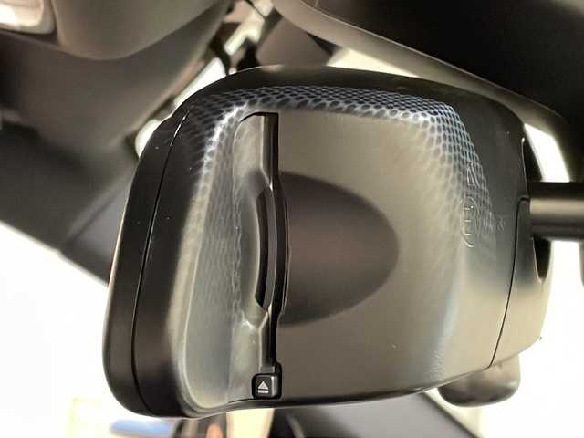 ＢＭＷ Ｘ２ xDrive20i MスポーツX 新潟県 2018(平30)年 4.1万km アルピンホワイトⅢ オプション/セレクト・パッケージ/・電動パノラマ・ガラス・サンルーフ/アドバンスド・アクティブ・セーフティ・パッケージ/・BMWヘッドアップ・ディスプレイ/・ドライビング・アシスト・プラス/・アクティブ・クルーズ・コントロール/標準装備/コンフォート・パッケージ/・オートマチック・テールゲート・オペレーション/・フロント・シート・ヒーティング/ドライビング・アシスト：/・レーン・ディパーチャー・ウォーニング/PDC／パーク・ディスタンス・コントロール/HDDナビゲーション・システム/・Bluetooth/・USBオーディオ・インターフェイス/社外フルセグTV/LEDヘッドライト/・LEDフロント・/・コーナリング・ライト/ドライブレコーダー/レーダー探知機/スペアキー