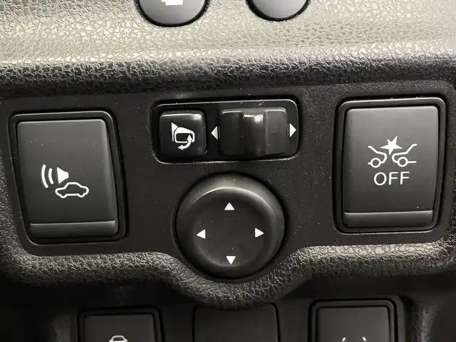 日産 ノート e－パワー ニスモ 栃木県 2018(平30)年 5.9万km ブリリアントホワイトパール メモリーナビ/（CD/Bluetooth/フルセグTV）/バックカメラ/衝突軽減ブレーキ/ETC/オートライト/LEDヘッドライト/横滑り防止装置/フォグランプ/スマートキー/プッシュスタート/ステアリングスイッチ/電動格納ミラー/純正アルミ/純正フロアマット