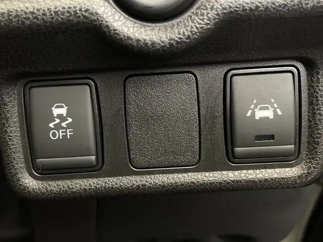 日産 ノート e－パワー ニスモ 栃木県 2018(平30)年 5.9万km ブリリアントホワイトパール メモリーナビ/（CD/Bluetooth/フルセグTV）/バックカメラ/衝突軽減ブレーキ/ETC/オートライト/LEDヘッドライト/横滑り防止装置/フォグランプ/スマートキー/プッシュスタート/ステアリングスイッチ/電動格納ミラー/純正アルミ/純正フロアマット