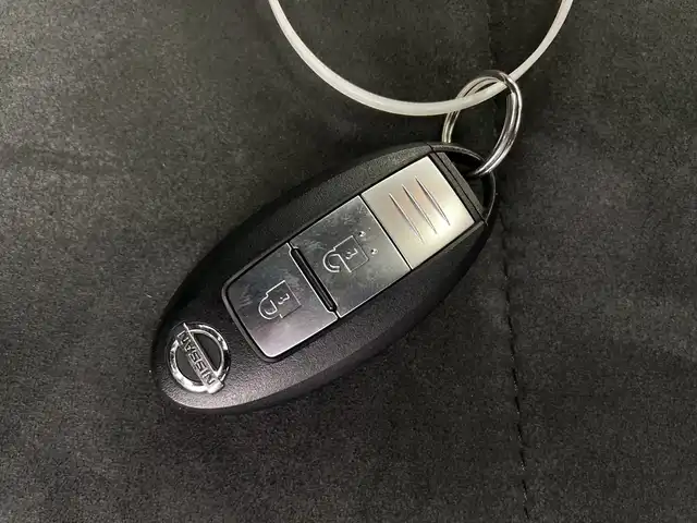 日産 ノート e－パワー ニスモ 栃木県 2018(平30)年 5.9万km ブリリアントホワイトパール メモリーナビ/（CD/Bluetooth/フルセグTV）/バックカメラ/衝突軽減ブレーキ/ETC/オートライト/LEDヘッドライト/横滑り防止装置/フォグランプ/スマートキー/プッシュスタート/ステアリングスイッチ/電動格納ミラー/純正アルミ/純正フロアマット