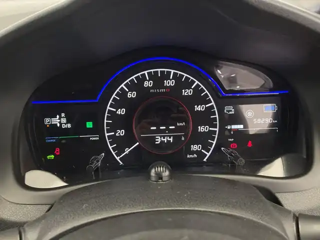 日産 ノート e－パワー ニスモ 栃木県 2018(平30)年 5.9万km ブリリアントホワイトパール メモリーナビ/（CD/Bluetooth/フルセグTV）/バックカメラ/衝突軽減ブレーキ/ETC/オートライト/LEDヘッドライト/横滑り防止装置/フォグランプ/スマートキー/プッシュスタート/ステアリングスイッチ/電動格納ミラー/純正アルミ/純正フロアマット