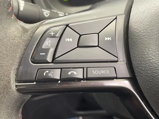 日産 ノート e－パワー ニスモ 栃木県 2018(平30)年 5.9万km ブリリアントホワイトパール メモリーナビ/（CD/Bluetooth/フルセグTV）/バックカメラ/衝突軽減ブレーキ/ETC/オートライト/LEDヘッドライト/横滑り防止装置/フォグランプ/スマートキー/プッシュスタート/ステアリングスイッチ/電動格納ミラー/純正アルミ/純正フロアマット