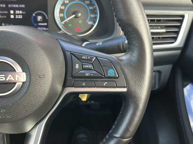 日産 リーフ e+ X アーバンクロム 広島県 2021(令3)年 3.6万km ステルスグレー/スーパーブラック 禁煙車/ワンオーナー/寒冷地仕様：後席ヒーター/後席ヒーター吹出口/ヒーターミラー/不凍液濃度アップ/プロパイロット/アラウンドビューモニター/インテリジェントルームミラー/エマージェンシーブレーキ/車線逸脱防止支援/ふらつき警報/純正9インチコネクトナビ/・フルセグ/Bluetooth/AppleCarPlay/革巻きステアリング/ステアリングスイッチ/ステアリングヒーター/LEDヘッドライト/シートヒーター（D/N）/電動パーキングブレーキ/純正17インチアルミホイール/オートエアコン/USBポート/純正ドライブレコーダー/ETC2.0/プッシュスタート/スマートキー/スペアキー/取扱書/保証書/充電ケーブル