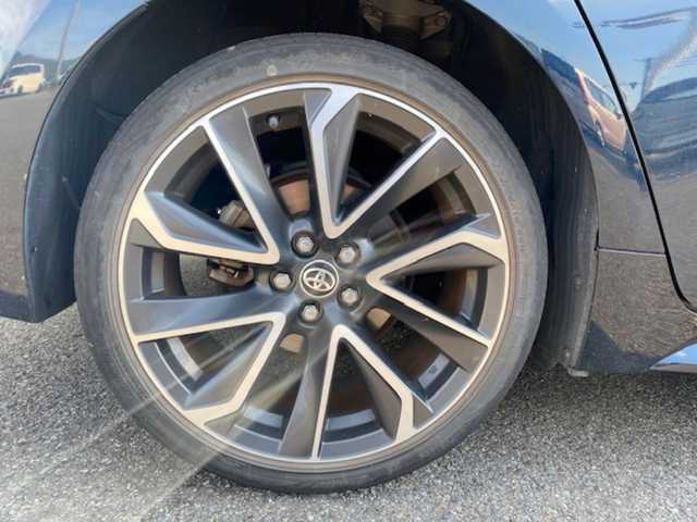 トヨタ カローラ スポーツ ハイブリッドG Z 兵庫県 2018(平30)年 10.8万km ブラッキッシュアゲハガラスフレーク 純正ナビ（AM/FM/BT)/・フルセグTV/ブラインドスポットモニター/追従付きクルーズコントロール/レーンアシスト/オートライト/ヘッドライトレベライザー/横滑り防止/ステアリングスイッチ/ビルトインETC/EVモード/ECOモード/ドライブレコーダー/純正マット/SOS