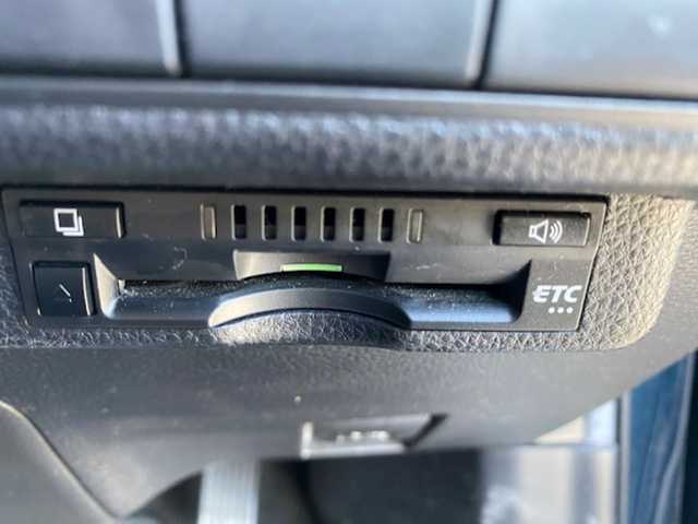 トヨタ カローラ スポーツ ハイブリッドG Z 兵庫県 2018(平30)年 10.8万km ブラッキッシュアゲハガラスフレーク 純正ナビ（AM/FM/BT)/・フルセグTV/ブラインドスポットモニター/追従付きクルーズコントロール/レーンアシスト/オートライト/ヘッドライトレベライザー/横滑り防止/ステアリングスイッチ/ビルトインETC/EVモード/ECOモード/ドライブレコーダー/純正マット/SOS