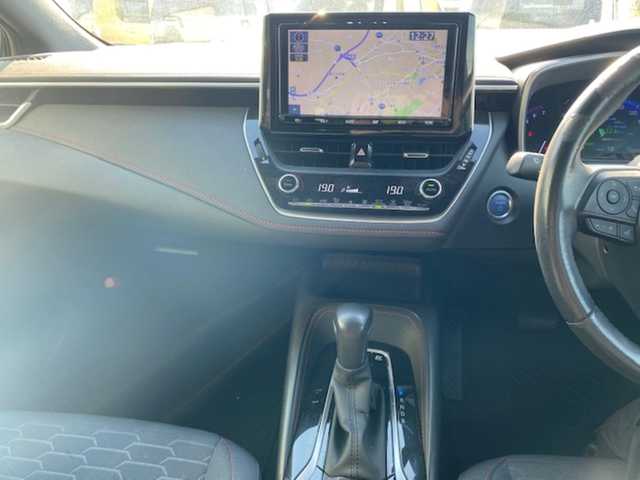 トヨタ カローラ スポーツ ハイブリッドG Z 兵庫県 2018(平30)年 10.8万km ブラッキッシュアゲハガラスフレーク 純正ナビ（AM/FM/BT)/・フルセグTV/ブラインドスポットモニター/追従付きクルーズコントロール/レーンアシスト/オートライト/ヘッドライトレベライザー/横滑り防止/ステアリングスイッチ/ビルトインETC/EVモード/ECOモード/ドライブレコーダー/純正マット/SOS