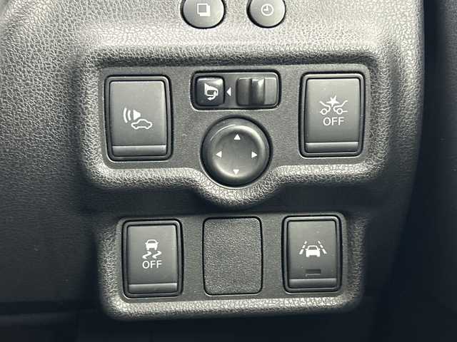 日産 ノート e－パワー X 三重県 2018(平30)年 3.7万km ブリリアントホワイトパール /禁煙車//純正ナビ//エマージェンシーブレーキ　//レーンキープアシスト　//アラウンドビューモニター　//インテリジェントスマートルームミラー　//前後コーナーセンサー　//ＬＥＤ　//ＥＴＣ　//ＤＶＤ再生　//Ｂｌｕｅｔｏｏｔｈ