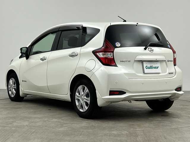 日産 ノート e－パワー X 三重県 2018(平30)年 3.7万km ブリリアントホワイトパール /禁煙車//純正ナビ//エマージェンシーブレーキ　//レーンキープアシスト　//アラウンドビューモニター　//インテリジェントスマートルームミラー　//前後コーナーセンサー　//ＬＥＤ　//ＥＴＣ　//ＤＶＤ再生　//Ｂｌｕｅｔｏｏｔｈ