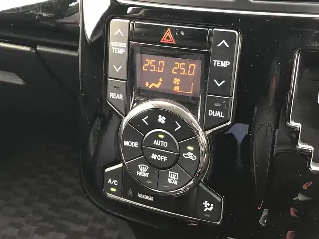 トヨタ ヴォクシー ZS 煌 富山県 2011(平23)年 8.7万km ブラック ローダウン/フリップダウンモニター/純正ナビ/フルセグTV/Bluetooth/バックカメラ/両側パワースライドドア/スマートキー/プッシュスタート/スペアキー１本/黒革調シートカバー/LEDヘッドライト/オートライト/ETC