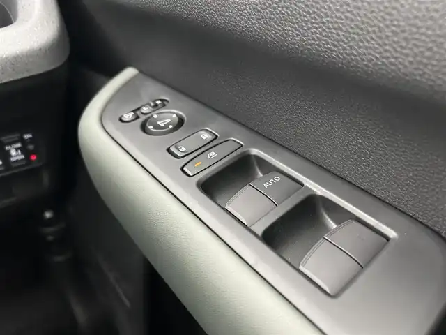 ホンダ フリード ハイブリット e:HEV クロスター 千葉県 2025(令7)年 0.1千km メテオロイドグレーメタリック 登録済未使用車/登録時走行距離：4km/純正９型ナビ/AM＆FM＆Bluetooth＆フルセグTV＆AppleCarPlay/ホンダセンシング/衝突軽減ブレーキ/両側電動スライドドア　/レーダークルーズコントロール　/後席クーラー　/ブラインドスポットモニター　/ハーフレザーシート/シートヒーター/ルーフレール/LEDヘッドライト/フォグランプ/電動格納サイドミラー/電動パーキングブレーキ/USBポート/12Vシガーソケット/ステアリングスイッチ/バックカメラ/アイドリングストップ/ウィンカーミラー/プッシュスタート