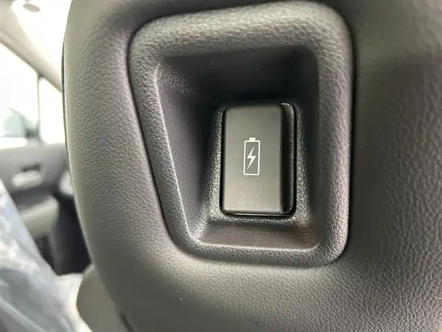 ホンダ フリード ハイブリット e:HEV クロスター 千葉県 2025(令7)年 0.1千km メテオロイドグレーメタリック 登録済未使用車/登録時走行距離：4km/純正９型ナビ/AM＆FM＆Bluetooth＆フルセグTV＆AppleCarPlay/ホンダセンシング/衝突軽減ブレーキ/両側電動スライドドア　/レーダークルーズコントロール　/後席クーラー　/ブラインドスポットモニター　/ハーフレザーシート/シートヒーター/ルーフレール/LEDヘッドライト/フォグランプ/電動格納サイドミラー/電動パーキングブレーキ/USBポート/12Vシガーソケット/ステアリングスイッチ/バックカメラ/アイドリングストップ/ウィンカーミラー/プッシュスタート