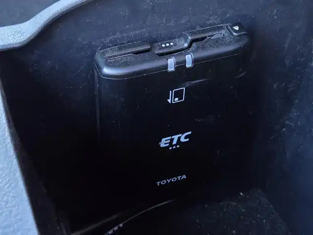 トヨタ ハイラックス Z GRスポーツ 鹿児島県 2023(令5)年 4.3万km スーパーホワイトⅡ レーダークルーズコントロール　/ＥＴＣ　/アラウンドビューモニター　/ＧＲ専用ハーフレザーシート　/前後コーナーセンサー　/純正ディスプレイオーディオ　/Ｂｌｕｅｔｏｏｔｈオーディオ　/Ｄ席パワーシート/横滑り防止機能/レーンキープアシスト/プッシュスタート/スマートキー/純正アルミホイール(18インチ)