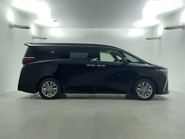 トヨタ アルファードハイブリット Z 福井県 2025(令7)年 0.6万km ブラック 純正メモリナビ機能付きディスプレイオーディオ /JBLオプションプレミアムサウンド /純正フリップダウンモニター /両側電動サイドステップ /ツインムーンルーフ/スペアキー/シートヒーター＆ベンチレーション /電動シート/純正アルミホイール/純正ETC2.0/電動リアゲート