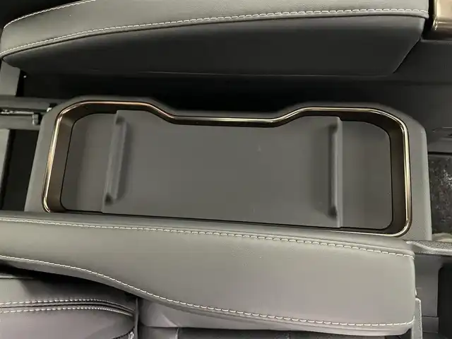 トヨタ アルファードハイブリット Z 福井県 2025(令7)年 0.6万km ブラック 純正メモリナビ機能付きディスプレイオーディオ /JBLオプションプレミアムサウンド /純正フリップダウンモニター /両側電動サイドステップ /ツインムーンルーフ/スペアキー/シートヒーター＆ベンチレーション /電動シート/純正アルミホイール/純正ETC2.0/電動リアゲート