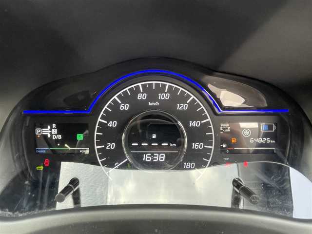日産 ノート e－パワー メダリスト Bアロー 滋賀県 2018(平30)年 6.5万km シャイニングブルー/スーパーブラック 2トーン 禁煙車/純正ナビ/アラウンドビューモニター/ETC/ハーフレザーシート/エマージェンシーブレーキサポート/インテリジェントクルーズコントロール/車線逸脱警報/デジタルインナーミラー/前後ソナー/前方ドラレコ/LEDヘッドライト/オートライト/フォグランプ/プッシュスタート/スマートキー/ドアバイザー/純正フロアマット/電格ミラー