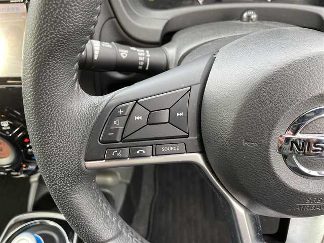 日産 ノート e－パワー メダリスト Bアロー 滋賀県 2018(平30)年 6.5万km シャイニングブルー/スーパーブラック 2トーン 禁煙車/純正ナビ/アラウンドビューモニター/ETC/ハーフレザーシート/エマージェンシーブレーキサポート/インテリジェントクルーズコントロール/車線逸脱警報/デジタルインナーミラー/前後ソナー/前方ドラレコ/LEDヘッドライト/オートライト/フォグランプ/プッシュスタート/スマートキー/ドアバイザー/純正フロアマット/電格ミラー