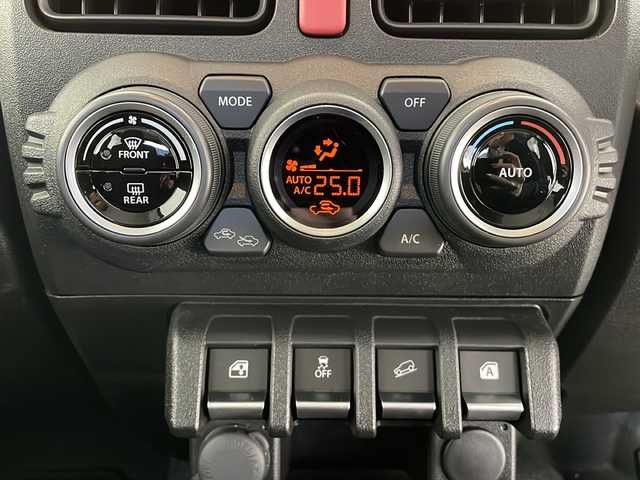 スズキ ジムニー シエラ JC 長野県 2025(令7)年 0.3万km ブルーイッシュブラックパール3 4WD/クルーズコントロール/車線逸脱警報/衝突軽減ブレーキ/後方コーナーセンサー/ダウンヒルアシストコントロール/センターデフロック/アイドリングストップ/前席シートヒーター/ステアリングスイッチ/ビルトインETC/LEDヘッドライト/オートライト/フロントフォグランプ/ヘッドライトウォーッシャー/電動格納ミラー/ウィンカーミラー/ドアミラーヒーター/純正16インチAW装着/純正フロアマット/プッシュスタート/スマートキー