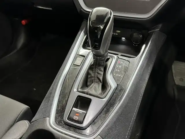 スバル レヴォーグ 1．8GT 三重県 2023(令5)年 3.7万km クリスタルブラックシリカ ガソリン・ターボ/AWD/MTモード付フロアCVT/純正 9インチナビ CN-FX910D/（FM/AM/CD/DVD/Blu-ray/TV/USB/iPod/SD/MEMORY MUSIC/HDMI/Bluetooth/CarPlay/AndroidAuto）/リヤビューモニター＆フロント・サイドビューカメラ（助手席側）/ETC/アイサイトX/アイサイト コアテクノロジー/・プリクラッシュブレーキ（前方・前側方）/・後退時ブレーキアシスト（後方パーキングセンサー）/・AT誤発進・誤後進抑制制御/・ツーリングアシスト/・全車速追従機能付定速クルーズコントロール/・スバルリヤビークルディテクション（SRVD：後側方警戒支援システム）/・車線逸脱抑制・警報・ふらつき警報/・先行車発進お知らせ機能/・青信号お知らせ機能/・アイサイトアシストモニター/装備/・シートヒーター（D/N）/・運転席パワーシート（10way）/・左右独立オートエアコン/・オートライト/・ステアリング連動ヘッドライト（SRH）/・LED ヘッドライト＆前後フォグライト/・ハイビームアシスト/・オートワイパー/・電子パーキングブレーキ＆ビークルホールド/・パドルシフト/・純正17inAW/・スマートキーx2/など