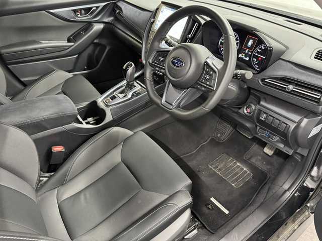 スバル レヴォーグ 1．8GT 三重県 2023(令5)年 3.7万km クリスタルブラックシリカ ガソリン・ターボ/AWD/MTモード付フロアCVT/純正 9インチナビ CN-FX910D/（FM/AM/CD/DVD/Blu-ray/TV/USB/iPod/SD/MEMORY MUSIC/HDMI/Bluetooth/CarPlay/AndroidAuto）/リヤビューモニター＆フロント・サイドビューカメラ（助手席側）/ETC/アイサイトX/アイサイト コアテクノロジー/・プリクラッシュブレーキ（前方・前側方）/・後退時ブレーキアシスト（後方パーキングセンサー）/・AT誤発進・誤後進抑制制御/・ツーリングアシスト/・全車速追従機能付定速クルーズコントロール/・スバルリヤビークルディテクション（SRVD：後側方警戒支援システム）/・車線逸脱抑制・警報・ふらつき警報/・先行車発進お知らせ機能/・青信号お知らせ機能/・アイサイトアシストモニター/装備/・シートヒーター（D/N）/・運転席パワーシート（10way）/・左右独立オートエアコン/・オートライト/・ステアリング連動ヘッドライト（SRH）/・LED ヘッドライト＆前後フォグライト/・ハイビームアシスト/・オートワイパー/・電子パーキングブレーキ＆ビークルホールド/・パドルシフト/・純正17inAW/・スマートキーx2/など