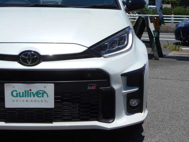 トヨタ ＧＲヤリス RZ 愛知県 2022(令4)年 1.3万km プラチナホワイトパールマイカ 8インチディスプレイオーディオ/Bluetooth/フルセグテレビ/バックカメラ/ビルトインETC/LEDヘッドライト/LEDフォグランプ/純正18インチアルミ/ドライブレコーダー/スマートキー/保証書・取説・メディア取説あり