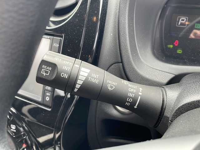 日産 ノート e－パワー X FOUR 岩手県 2019(平31)年 12.8万km ブリリアントホワイトパール 純正SDナビ/AM/FM/CD/DVD/Bluetooth/フルセグTV/純正オーディオ/バックカメラ/ETC/衝突被害軽減ブレーキ/レーンキープアシスト/横滑り防止装置/オートライト/LEDヘッドライト/スマートキー/プッシュスタート/電動格納ミラー/社外14インチAW/純正フロアマット/純正ドアバイザー/デジタルインナーミラー/保証書/取扱説明書