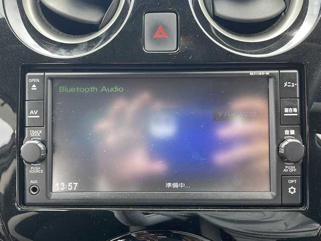 日産 ノート e－パワー X FOUR 岩手県 2019(平31)年 12.8万km ブリリアントホワイトパール 純正SDナビ/AM/FM/CD/DVD/Bluetooth/フルセグTV/純正オーディオ/バックカメラ/ETC/衝突被害軽減ブレーキ/レーンキープアシスト/横滑り防止装置/オートライト/LEDヘッドライト/スマートキー/プッシュスタート/電動格納ミラー/社外14インチAW/純正フロアマット/純正ドアバイザー/デジタルインナーミラー/保証書/取扱説明書