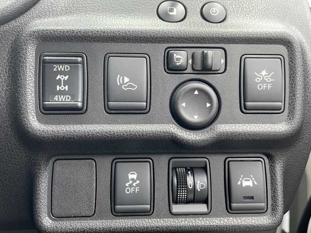 日産 ノート e－パワー X FOUR 岩手県 2019(平31)年 12.8万km ブリリアントホワイトパール 純正SDナビ/AM/FM/CD/DVD/Bluetooth/フルセグTV/純正オーディオ/バックカメラ/ETC/衝突被害軽減ブレーキ/レーンキープアシスト/横滑り防止装置/オートライト/LEDヘッドライト/スマートキー/プッシュスタート/電動格納ミラー/社外14インチAW/純正フロアマット/純正ドアバイザー/デジタルインナーミラー/保証書/取扱説明書