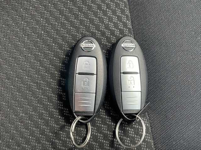 日産 ノート e－パワー X FOUR 岩手県 2019(平31)年 12.8万km ブリリアントホワイトパール 純正SDナビ/AM/FM/CD/DVD/Bluetooth/フルセグTV/純正オーディオ/バックカメラ/ETC/衝突被害軽減ブレーキ/レーンキープアシスト/横滑り防止装置/オートライト/LEDヘッドライト/スマートキー/プッシュスタート/電動格納ミラー/社外14インチAW/純正フロアマット/純正ドアバイザー/デジタルインナーミラー/保証書/取扱説明書