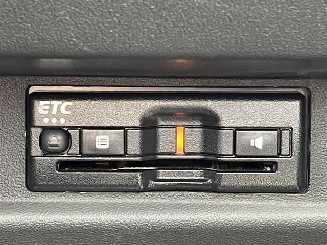 スズキ ジムニー XL 島根県 2022(令4)年 4.1万km シフォンアイボリーM 4WD/衝突軽減ブレーキ/レーンキープアシスト/純正ディスプレイオーディオ/(AM/FM/CD/USB/Bluetooth)/バックカメラ/ドライブレコーダー/ビルトインETC/D/N席シートヒーター/スマートキー/スペアキー×1/フォグランプ/オートライト/取扱説明書/保証書