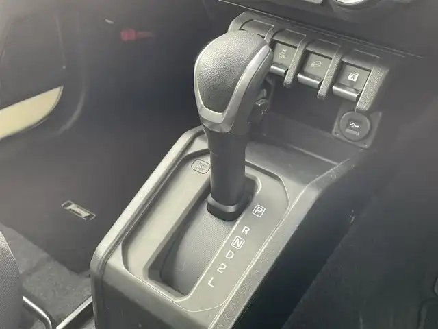 スズキ ジムニー XL 島根県 2022(令4)年 4.1万km シフォンアイボリーM 4WD/衝突軽減ブレーキ/レーンキープアシスト/純正ディスプレイオーディオ/(AM/FM/CD/USB/Bluetooth)/バックカメラ/ドライブレコーダー/ビルトインETC/D/N席シートヒーター/スマートキー/スペアキー×1/フォグランプ/オートライト/取扱説明書/保証書