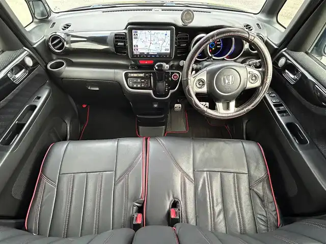 ホンダ Ｎ ＢＯＸ カスタム ターボ SSパッケージ 静岡県 2015(平27)年 6.8万km 黒 エンジンスタートボタン/パワーステアリング/パワーウィンドウ/アイドリングストップ/ターボ/スマートキー/オートエアコン/パドルシフト/クルーズコントロール/ETC/純正8インチナビ（BT/ワンセグ）/バックカメラ/ベンチシート/純正フロアマット/純正アルミホイール/両側パワースライドドア/ABS/横滑り防止装置/オートライト/W＋サイドエアバック