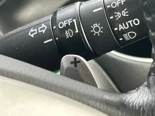 ホンダ Ｎ ＢＯＸ カスタム ターボ SSパッケージ 静岡県 2015(平27)年 6.8万km 黒 エンジンスタートボタン/パワーステアリング/パワーウィンドウ/アイドリングストップ/ターボ/スマートキー/オートエアコン/パドルシフト/クルーズコントロール/ETC/純正8インチナビ（BT/ワンセグ）/バックカメラ/ベンチシート/純正フロアマット/純正アルミホイール/両側パワースライドドア/ABS/横滑り防止装置/オートライト/W＋サイドエアバック