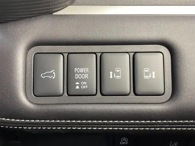 三菱 デリカＤ：５ シャモニー 大阪府 2025(令7)年 0.1千km ブラックダイヤモンド e-Assist/　・衝突被害軽減ブレーキシステム　FCM/　・前進時/後退時誤発進抑制機能/　・車線逸脱警報システム　LEW/　・レーダークルーズコントロールシステム　ACC/　・オートマチックハイビーム　AHB/　・後側方車両検知警報システム　BSW/バックカメラ/パワーバックドア/LEDオートライト/フォグランプ/オートマチックハイビーム　AHB/前席シートヒーター/ブラインドスポットモニター/ステアリングヒーター/スマートキー/純正18インチアルミホイール