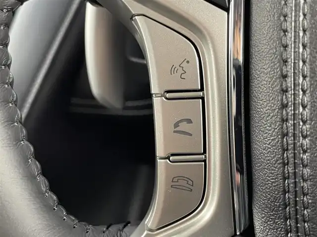 三菱 デリカＤ：５ シャモニー 大阪府 2025(令7)年 0.1千km ブラックダイヤモンド e-Assist/　・衝突被害軽減ブレーキシステム　FCM/　・前進時/後退時誤発進抑制機能/　・車線逸脱警報システム　LEW/　・レーダークルーズコントロールシステム　ACC/　・オートマチックハイビーム　AHB/　・後側方車両検知警報システム　BSW/バックカメラ/パワーバックドア/LEDオートライト/フォグランプ/オートマチックハイビーム　AHB/前席シートヒーター/ブラインドスポットモニター/ステアリングヒーター/スマートキー/純正18インチアルミホイール