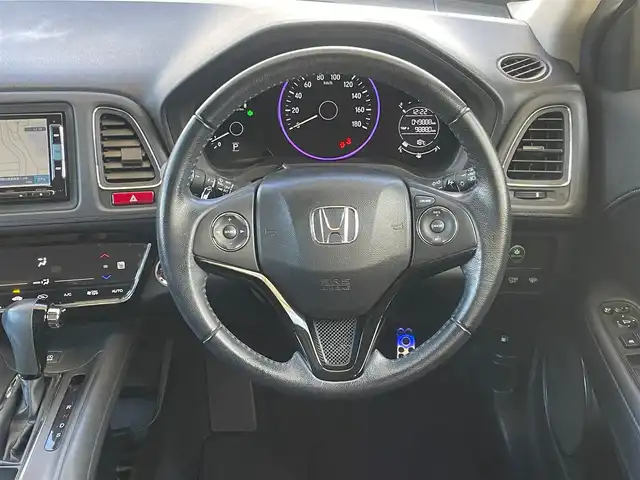 ホンダ ヴェゼル S 愛知県 2015(平27)年 5万km ホワイトオーキッドパール /当店買取/禁煙/1オーナー//純正ナビVXM-152VFi//フルセグTV/CD/DVD/SD/USB/Bluetooth//CTBA/LEDヘッド/Aライト//パドルシフト//あんしんパッケージ/ナビ装着SPパッケージ/コンフォートビューパッケージ//スタイリッシュパッケージ//ハーフレザー/シートヒーター//ISOFIX/純正Fマット//Aストップ/革巻きステアリング/クルコン//ブレーキホールド//保証書/取説/スペアキー