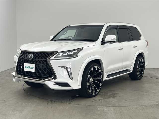 レクサス ＬＸ 570 兵庫県 2016(平28)年 5.6万km ホワイトパールクリスタルシャイン ・TRDフロントスポイラー/・TRDグリル/・モデリスタリアエアロ/・サンルーフ/・寒冷地仕様/・マークレビンソンオーディオ/・リアエンターテイメント/・純正ナビ&TV&BT&DVD&CD&USB&SD&AUX/・全方位カメラ/・レクサスセーフティー/・PCS/・LDA/・RCTA/・ロールセンシングカーテンエアバッグ【RSCA】/・コーナーセンサー/・レーダークルーズコントロール/・オートマチックハイビーム/・HUD/・BSM/・パワーバックドア/・茶レザーシート/・前後席シートヒーター/・前席シートエアコン/・ステアリングヒーター/・ドアミラーヒーター/・ビルトインETC2.0/・社外前後ドライブレコーダー/・純正エンジンスターター/・CooLBox/・ウッドコンビステアリング/・LEDフォグランプ/・リアフォグランプ/・3眼LEDヘッドライト/・シーケンシャルウィンカー/・社外オーバーフェンダー/・WALDジャレット24インチアルミ/・ハイコントロール/・クロールコントロール[CRAWL]/・マルチテレインセレクト[MTS]/・フロアマット/・ルーフレール