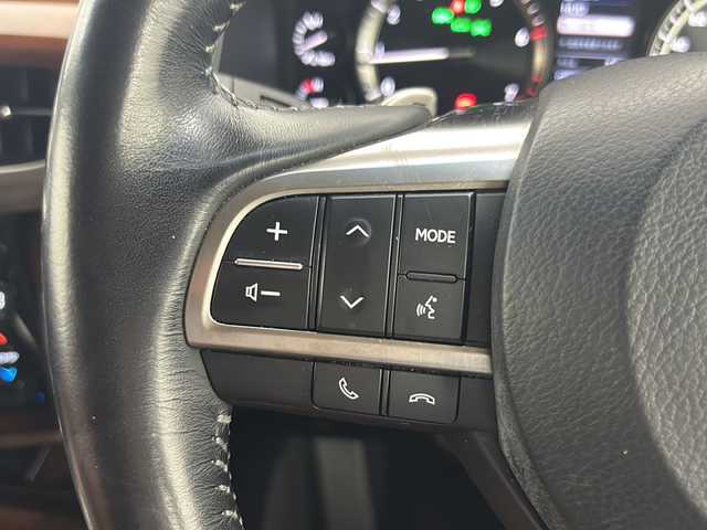 レクサス ＬＸ 570 兵庫県 2016(平28)年 5.6万km ホワイトパールクリスタルシャイン ・TRDフロントスポイラー/・TRDグリル/・モデリスタリアエアロ/・サンルーフ/・寒冷地仕様/・マークレビンソンオーディオ/・リアエンターテイメント/・純正ナビ&TV&BT&DVD&CD&USB&SD&AUX/・全方位カメラ/・レクサスセーフティー/・PCS/・LDA/・RCTA/・ロールセンシングカーテンエアバッグ【RSCA】/・コーナーセンサー/・レーダークルーズコントロール/・オートマチックハイビーム/・HUD/・BSM/・パワーバックドア/・茶レザーシート/・前後席シートヒーター/・前席シートエアコン/・ステアリングヒーター/・ドアミラーヒーター/・ビルトインETC2.0/・社外前後ドライブレコーダー/・純正エンジンスターター/・CooLBox/・ウッドコンビステアリング/・LEDフォグランプ/・リアフォグランプ/・3眼LEDヘッドライト/・シーケンシャルウィンカー/・社外オーバーフェンダー/・WALDジャレット24インチアルミ/・ハイコントロール/・クロールコントロール[CRAWL]/・マルチテレインセレクト[MTS]/・フロアマット/・ルーフレール