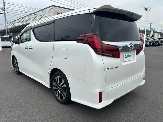 トヨタ アルファード S Cパッケージ 岡山県 2020(令2)年 7.9万km ホワイトパールクリスタルシャイン ALPINE10インチナビ/フルセグTV(AM.FM.CD.DVD.TV.BT)/バックカメラ/ALPINE12.8インチフリップダウンモニター/ビルトインETC/前後ドライブレコーダー/両側パワースライドドア/前席シートヒーター/前席ベンチレーション/D席メモリーシート/前席パワーシート/パワーバックドア/デジタルインナーミラー/ブラインドスポットモニター/レーダークルーズコントロール/トヨタセーフティセンス/・レーントレーシングアシスト/・パーキングサポートブレーキ/・プリクラッシュセーフティ/・インテリジェントクリアランスソナー/・ロードサインアシスト/・オートマチックハイビーム/ロールサンシェード/AC100V