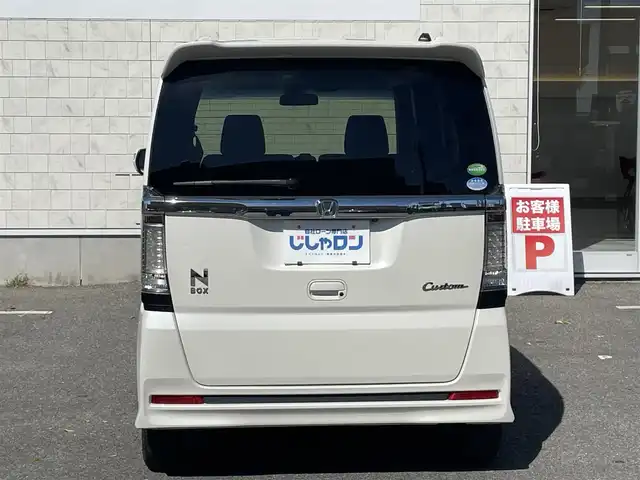 ホンダ Ｎ ＢＯＸ カスタム SSブラックSパッケージ 佐賀県 2016(平28)年 8.2万km プレミアムホワイトパールⅡ こちらは現金またはオートローンご利用時の価格です/社ローンご希望の方は別途その旨お申付け下さい/禁煙車　/純正ナビ/ＴＶ/ＢＴオーディオ/ＣＤ　/バックカメラ　/ＥＴＣ　/両側電動ドア　/リアシートスライド式　/オートリトラミラー