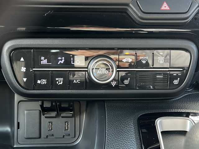 ホンダ Ｎ ＢＯＸ カスタム L 三重県 2021(令3)年 4.4万km クリスタルブラックパール 社外ナビ /バックカメラ /前席シートヒーター /ホンダセンシング /片側パワースライドドア/レーダークルーズコントロール /レーンキープアシスト /LEDヘッドライト /オートライト /ステアリングスイッチ /電動格納ミラー/禁煙車