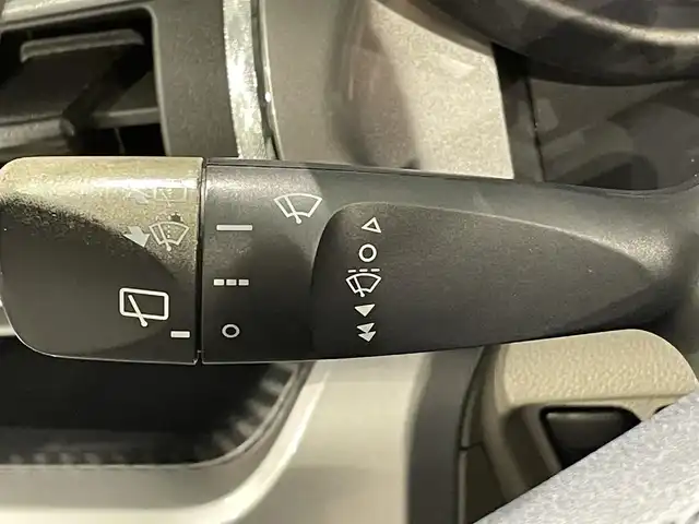 ダイハツ キャスト スタイル X リミテッド SAⅢ 愛知県 2019(平31)年 2.5万km ダークエメラルドマイカ ケンウッドＳＤナビ（MDV-D405BTW)/（Bluetooth/地デジ/CD・DVD再生/SD/FM/AM/SMART USEN/iPod)/スマートアシスト/　　-衝突軽減ブレーキ/　　-車線逸脱警報　/　　-オートハイビーム/　　-先行車発進お知らせ/シートヒーター　/パーキングセンサー　/ビルトインＥＴＣ　/バックカメラ　/プッシュスタート　/　　-スマートキー/純正フロアマット